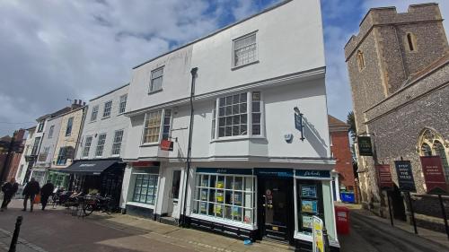 32 St. Margarets Street, Canterbury, CT1