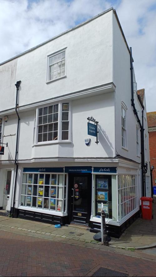 32 St. Margarets Street, Canterbury, CT1
