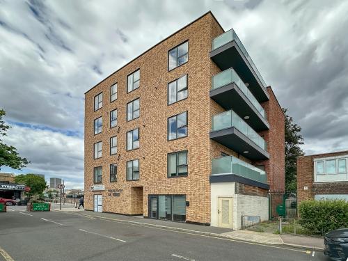 48 Leytonstone Road, Stratford, London, E15