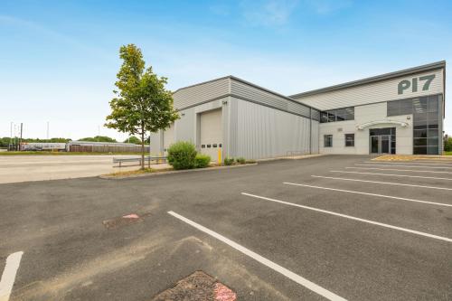 Unit P17, Heywood Distribution Park, Heywood, Manchester, OL10