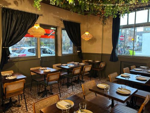 The Great Indian, 139 Marlborough Road, Upper Holloway, London, N19