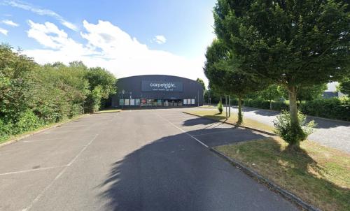 Former Carpetright, Bath Road, Chppenham, SN14