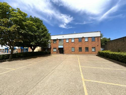 Unit 7, Finchley Industrial Estate, 879 High Road, North Finchley, London, N12