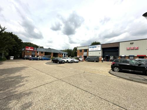 Unit 7, Finchley Industrial Estate, 879 High Road, North Finchley, London, N12