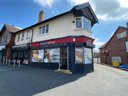 1 Hollin Park Mount, Easterly Road, Leeds, LS8