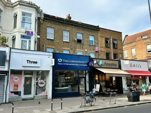 290 Chiswick High Road, Chiswick, London, W4