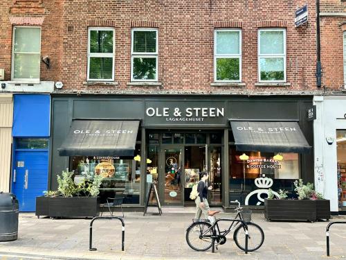 290 Chiswick High Road, Chiswick, London, W4