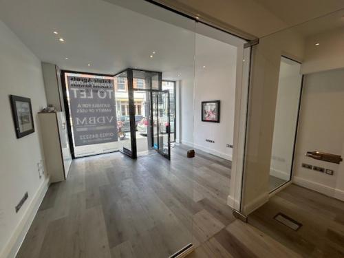 12 High Street, Pinner, HA5