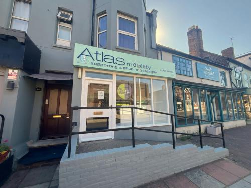 64 East Street, Horsham, RH12