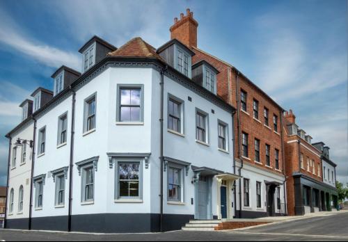 Salisbury Square, Old Hatfield, AL9