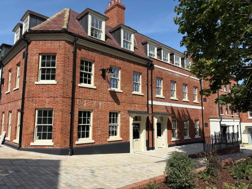 Salisbury Square, Old Hatfield, AL9