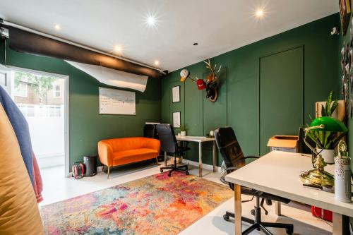 Ground floor, 102 Hoe Street, Walthamstow, London, E17