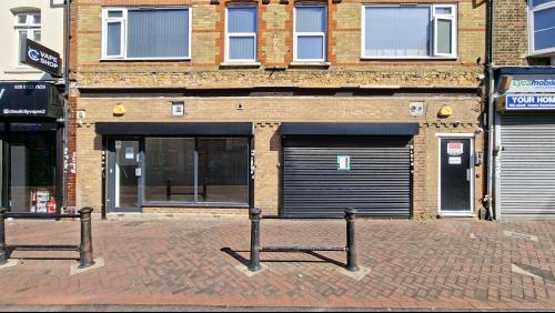 17, Clarence Road, Grays, RM17