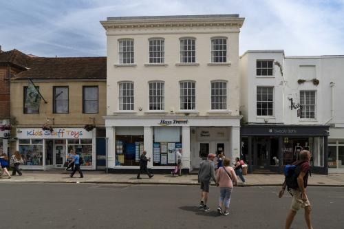 52 South Street, Chichester, PO19