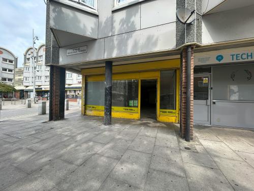8 Woodman Parade, Woodman Street, Canning Town, London, E16