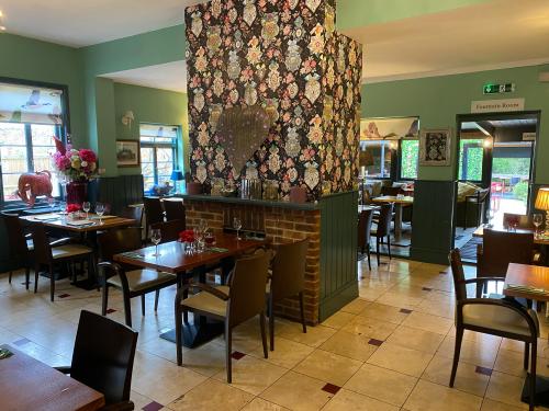 Dog & Partridge, 92 Upper Village Road, Sunninghill, Ascot, SL5