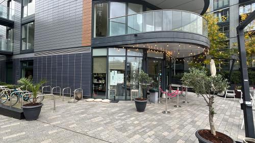 1 Cobblestone Square, Wapping, London, E1W