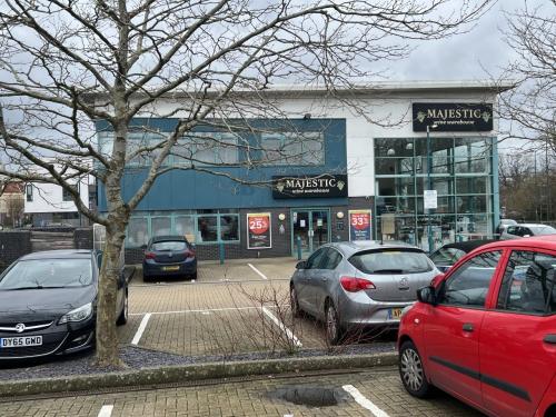 Unit 1B, Denvale Trade Park, Hasslett Avenue, Crawley, RH10
