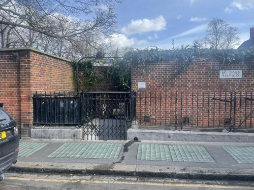 Public Conveniences, King William Walk, Greenwich, London, SE10