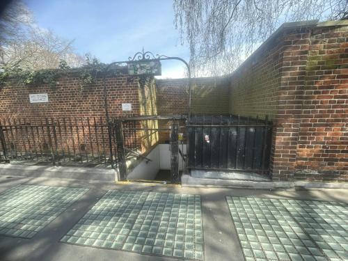 Public Conveniences, King William Walk, Greenwich, London, SE10
