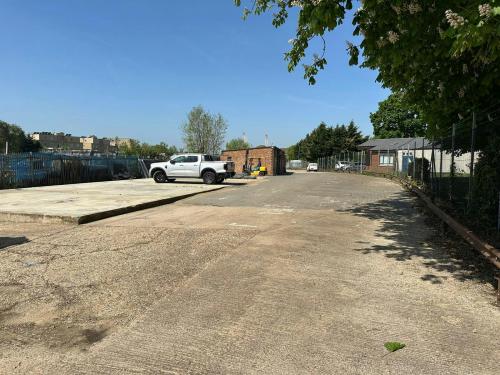Station Yard, Ickenham Road, Ruislip, HA4