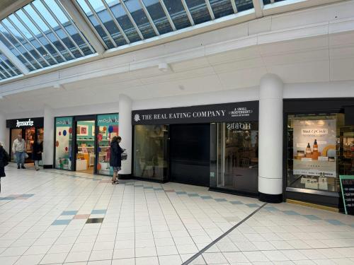 Unit 27, Swan Walk Shopping Centre, Horsham, RH12