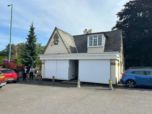 Broomhall Lodge (formerly Chancellors), London Road, Sunningdale, SL5