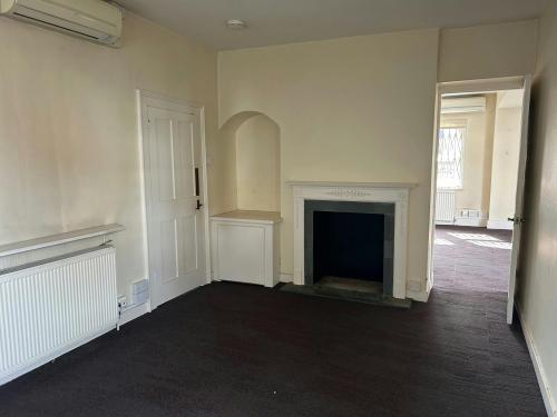 Broomhall Lodge (formerly Chancellors), London Road, Sunningdale, SL5