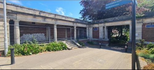 4 Valley Bridge Parade, Plantation Hill, Former Shelter and Archway, Scarborough, YO11