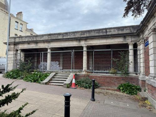4 Valley Bridge Parade, Plantation Hill, Former Shelter and Archway, Scarborough, YO11