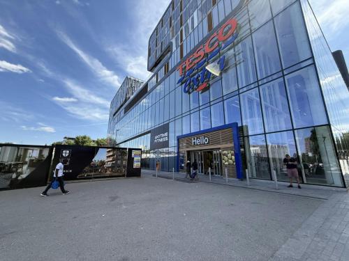 Unit 7 Tesco Extra, Anglesea Road, Woolwich, London, SE18