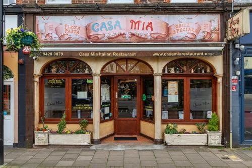 455 Uxbridge Road, Hatch End, Pinner, HA5