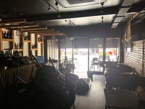 12 Green Lanes, Palmers Green, London, N13
