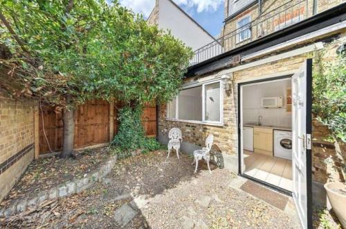 Putney Bridge Road, 127 Putney Bridge Road, Wandsworth, London, SW15