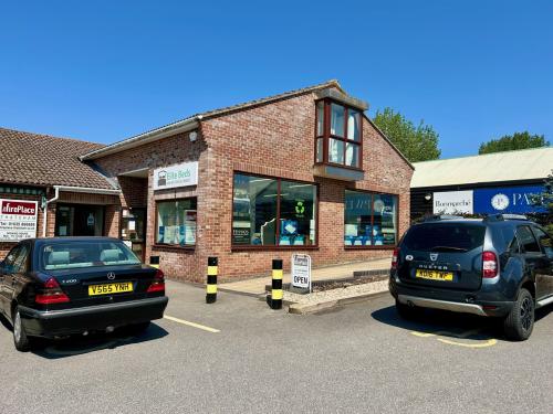 Unit 9, Wyevale Garden Centre, Bath Road, Thatcham, RG18