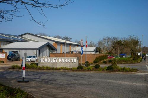 Unit 9, Headley Park 10, Woodley, Reading, RG5