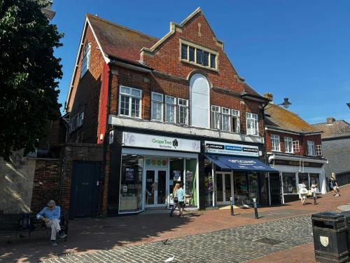 223,223A & 223B High Street, Lewes, BN7