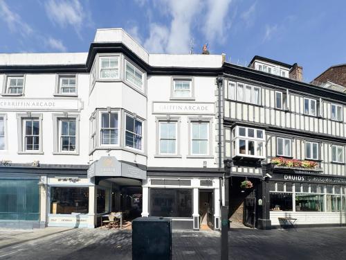 Unit 4, The Griffin Arcade, Kingston upon Thames, London, KT1