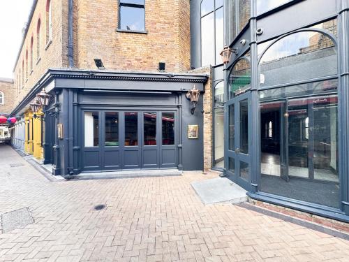 Unit 7, The Griffin Centre, Kingston, London, KT1
