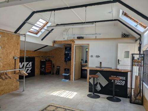 The Forge, 48 Station Road, Gomshall, Guildford, GU5