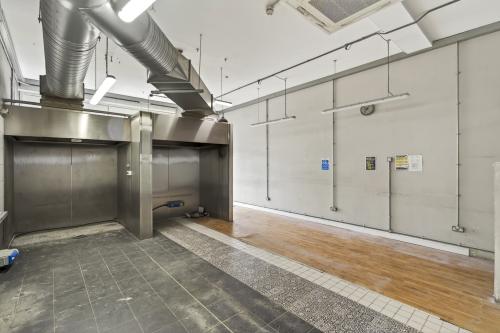 Unit 13, The Boulevard, Waterlooville, PO7