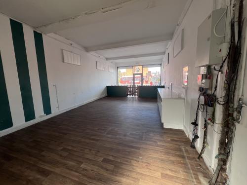 2 Tolworth Broadway, Surbiton, KT6