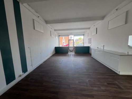 2 Tolworth Broadway, Surbiton, KT6