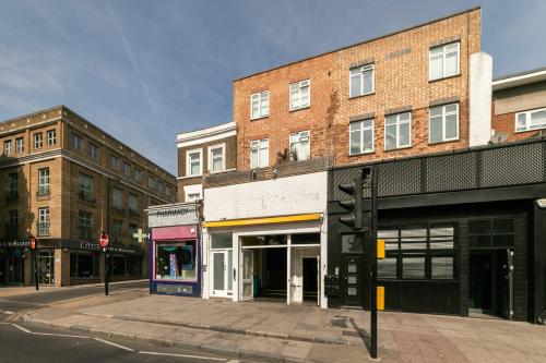 71 High Street, Ruislip, HA4