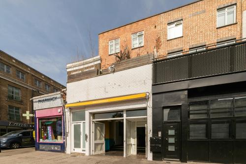 71 High Street, Ruislip, HA4