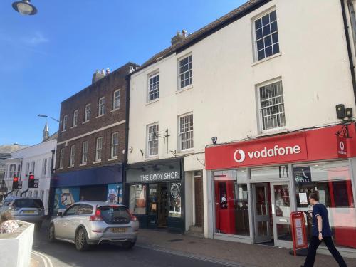 52 High Street, Newport, Isle Of Wight, PO30