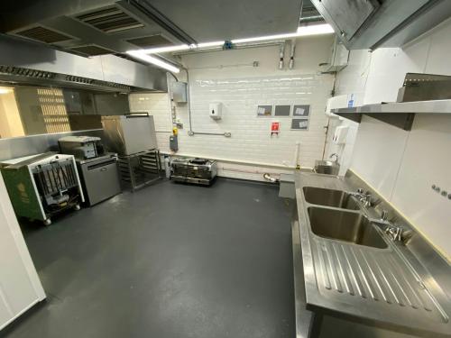 Unit B40 Leeds University Union, Lifton Place, Leeds, LS2