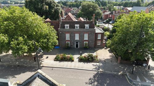Former Westbury Manor Museum, Westbury Manor, 84 West Street, Fareham, PO16
