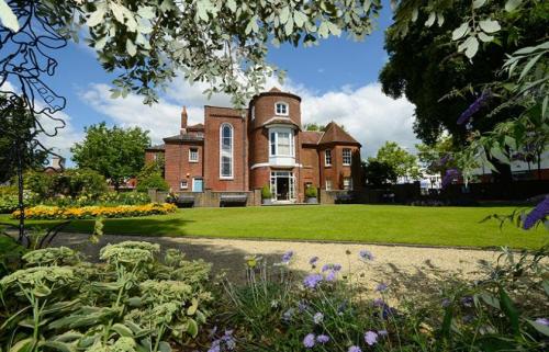 Former Westbury Manor Museum, Westbury Manor, 84 West Street, Fareham, PO16
