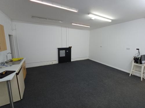20 Leeming Road, Borehamwood, WD6